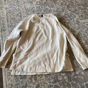 Universal thread sweatshirt